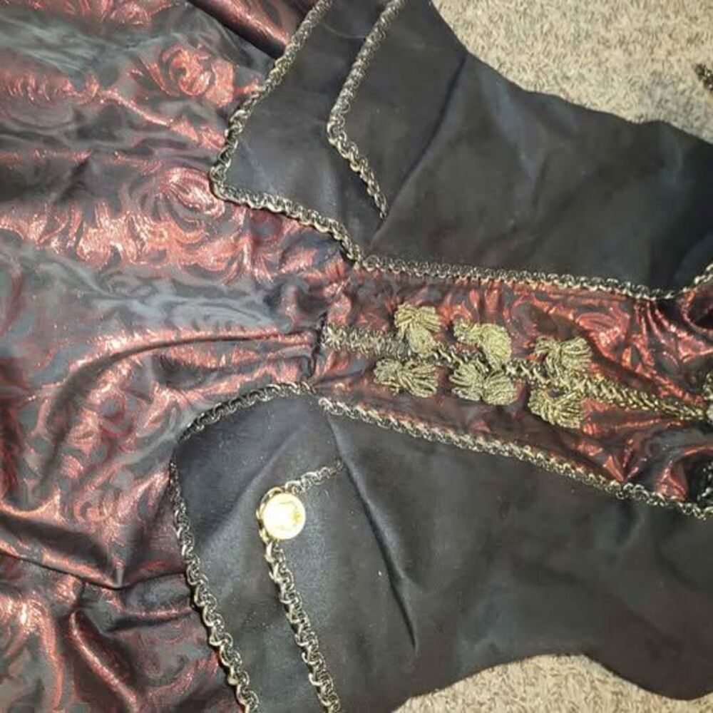 pirate costume xl 5 peices Halloween  plus